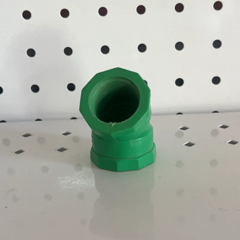 Codo PVC Roscado 3/4x 45