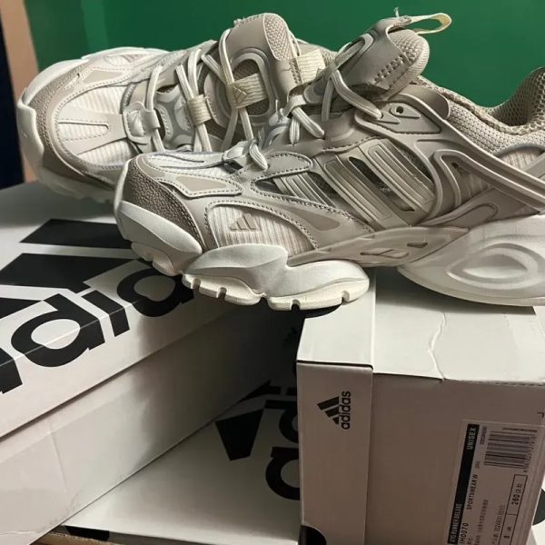 Adidas beige