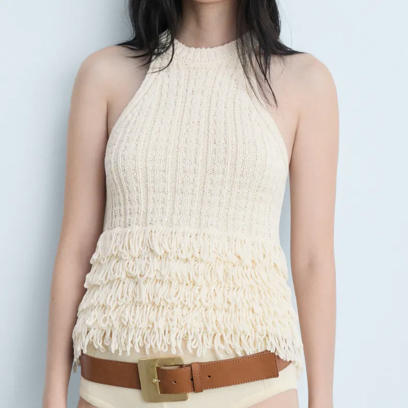Top halter punto detalle flecos