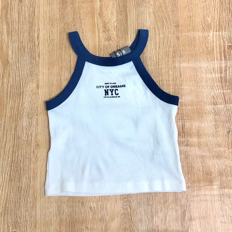 Top "NYC" color azul oscuro