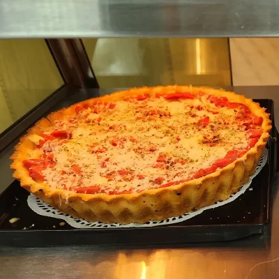 Tarta salada de chorizo