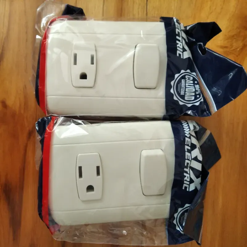 Interruptor y toma combinado