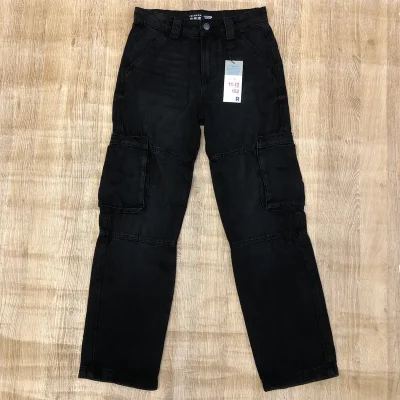 Pantalón 4 puertas color negro