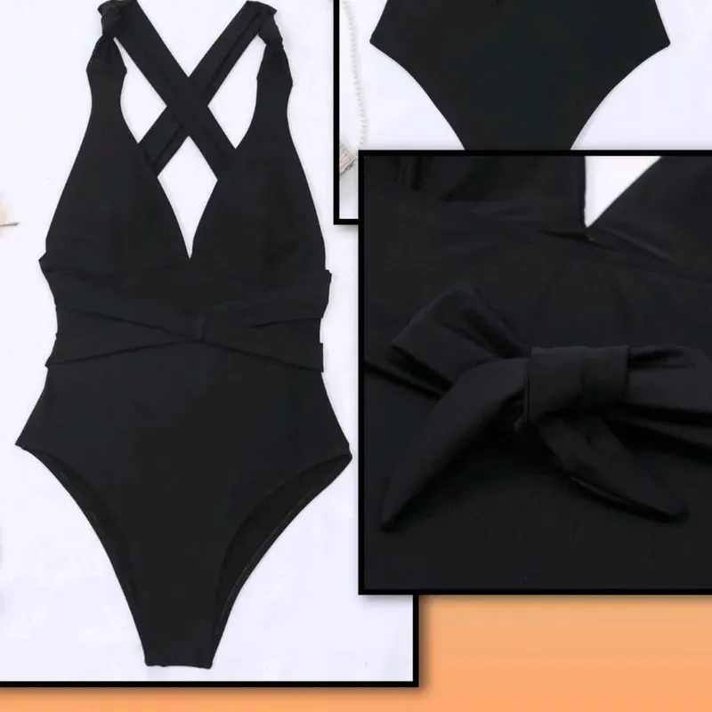 Trusa negra con tiras