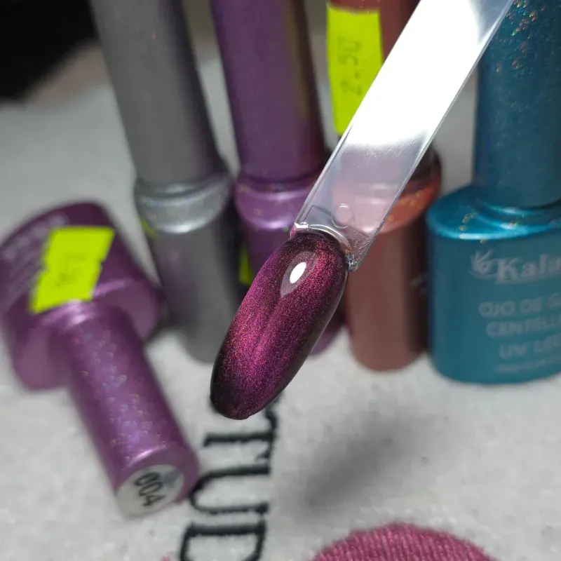 Esmalte Ojo de Gato Centello #4 Kalanzi