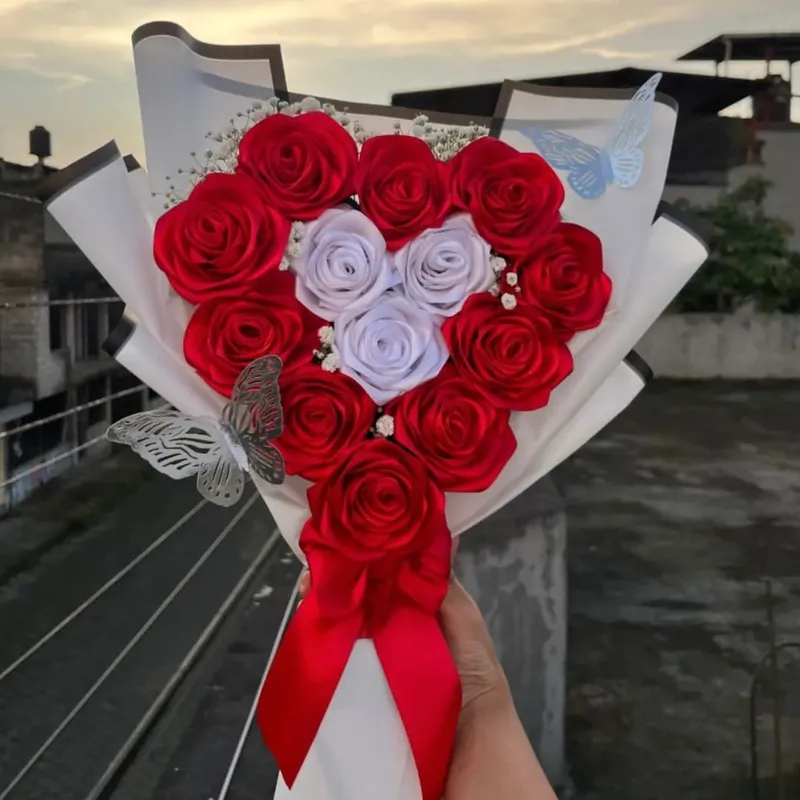 Ramo ❤️ de rosas eternas