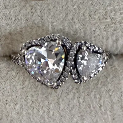 Anillo 2 corazones brillo