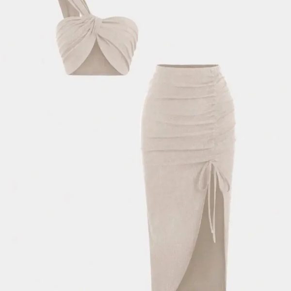  Conjunto falda larga con fruncido y top de un tirante — Beige claro