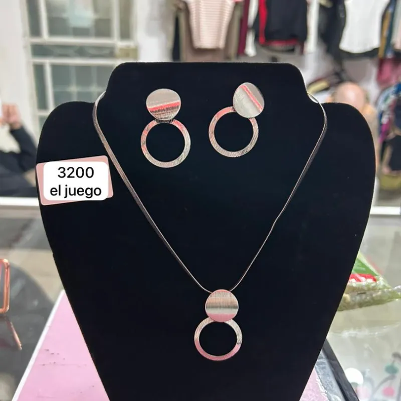 Set de Cadena y Aretes