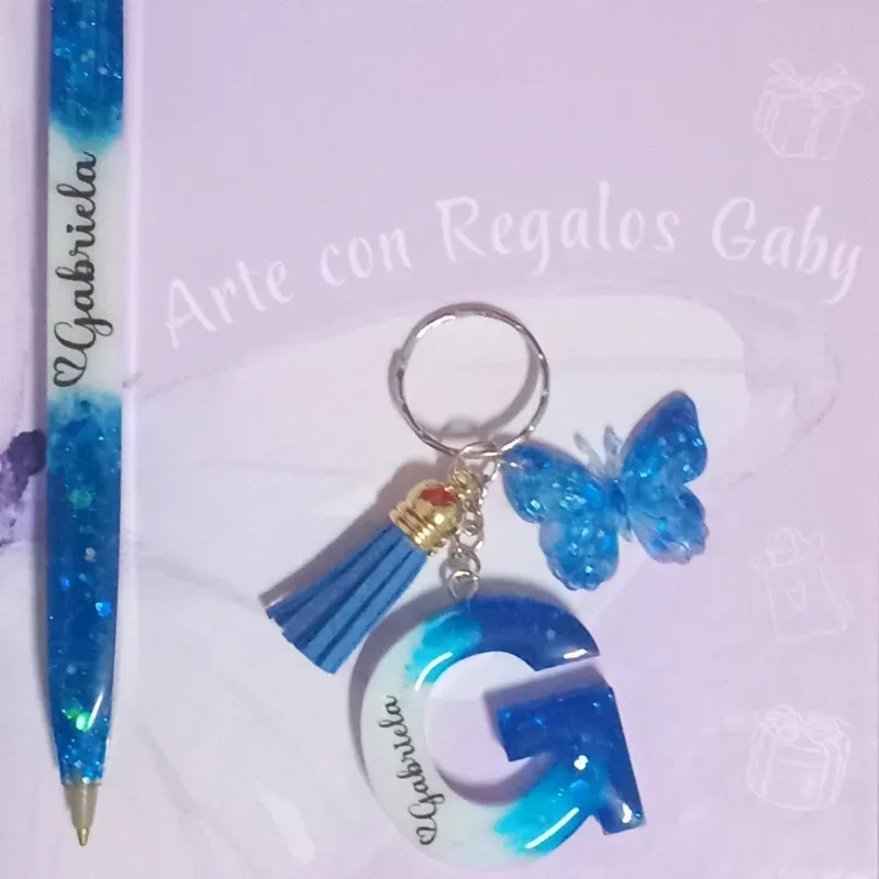 Bolígrafos y llaveros a juego