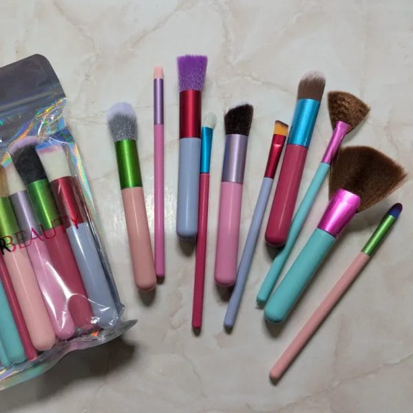 Paquetes de 10 brochas de maquillaje