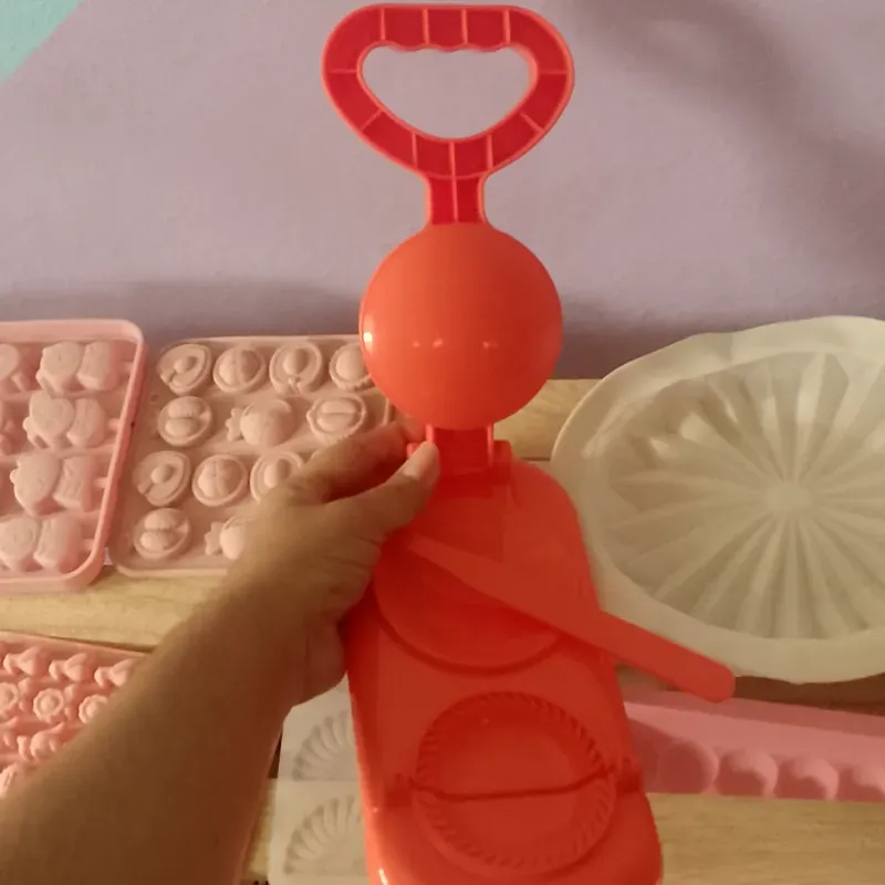 Prensa para empanadas con molde de empanada integral y espátula incluida