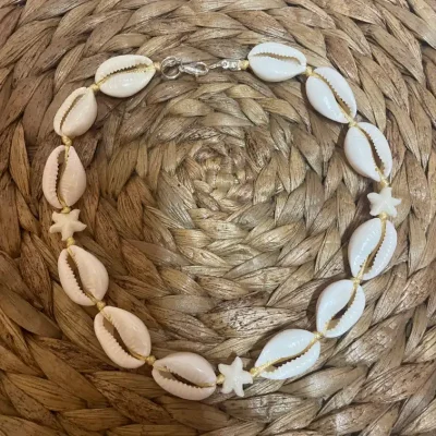 Collar de caracoles y estrellas de mar