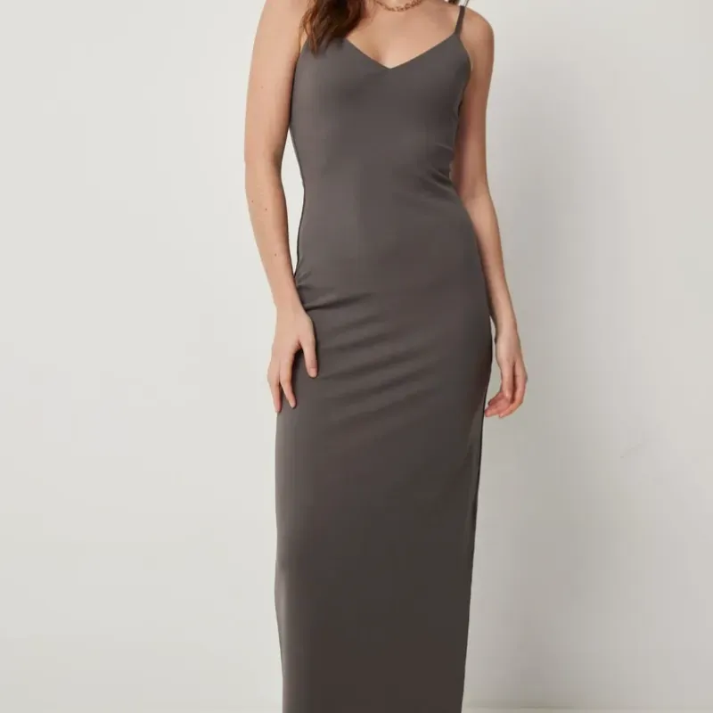 Vestido gris contour.