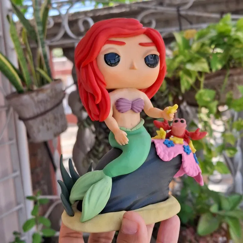Funko Pop Sirenita Ariel  en la roca + Sebastián