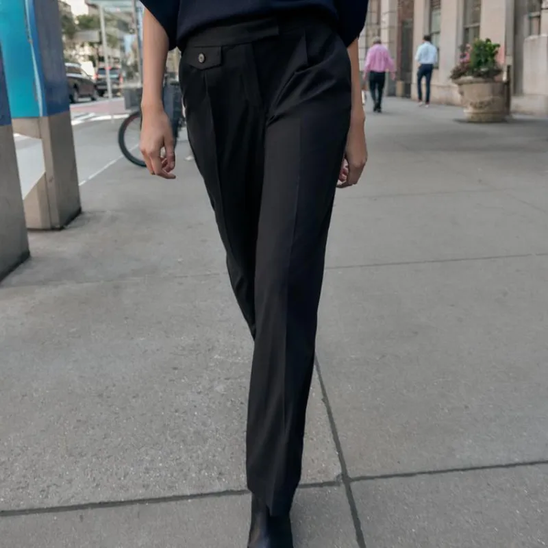 Pantalón de pinzas detalle