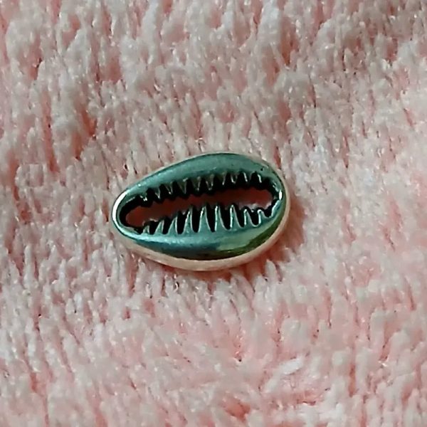Dije Caracol de metal