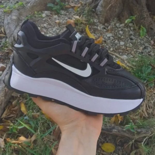 Nike Bailleli negro logo blanco
