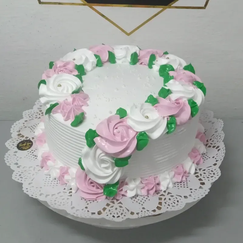 Cake blanco con rosas
