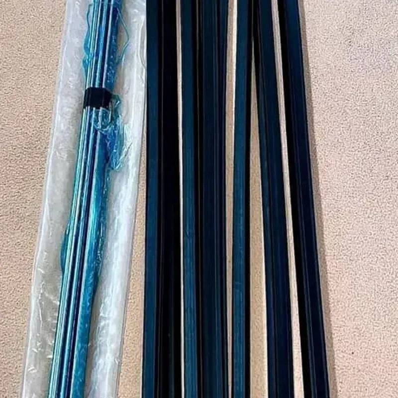 Moldura o sintético cromado de las puertas de lada