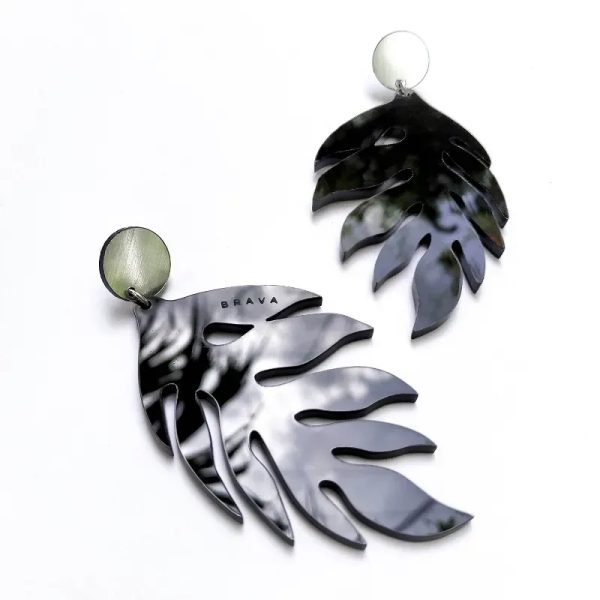 Pendientes hojas de arecas/ color: negro y plateado