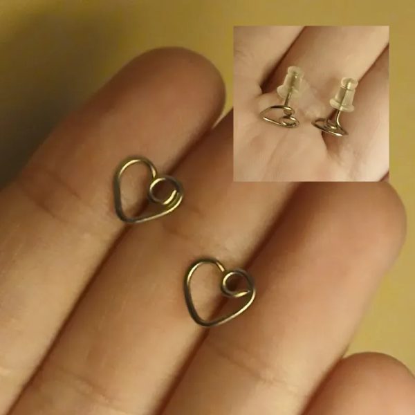 Aretes de corazón pequeños (0.8mm)