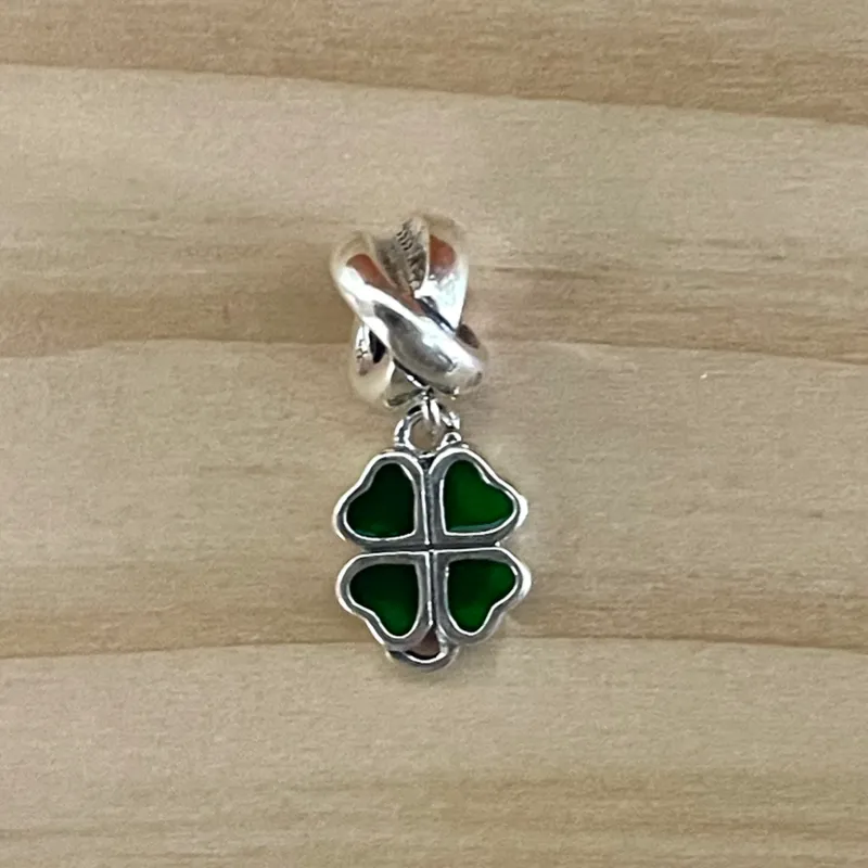 Charm trébol colgante