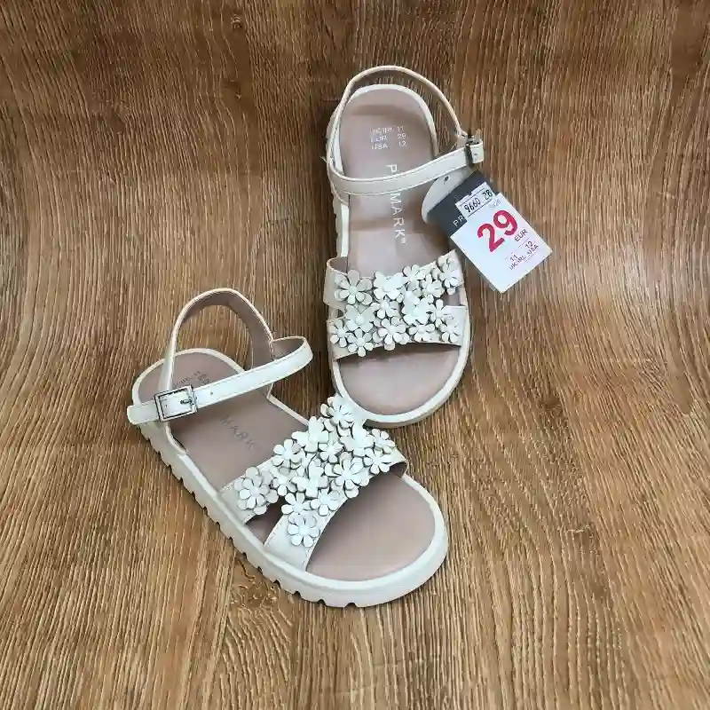Sandalias con flores