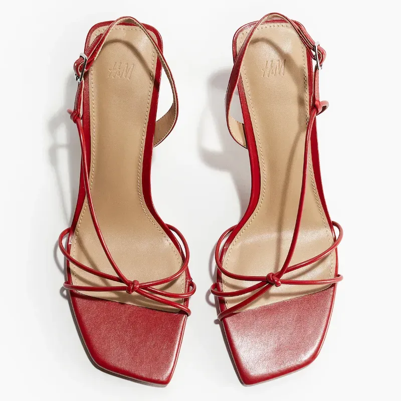 Zapatos de tacón rojos H&M