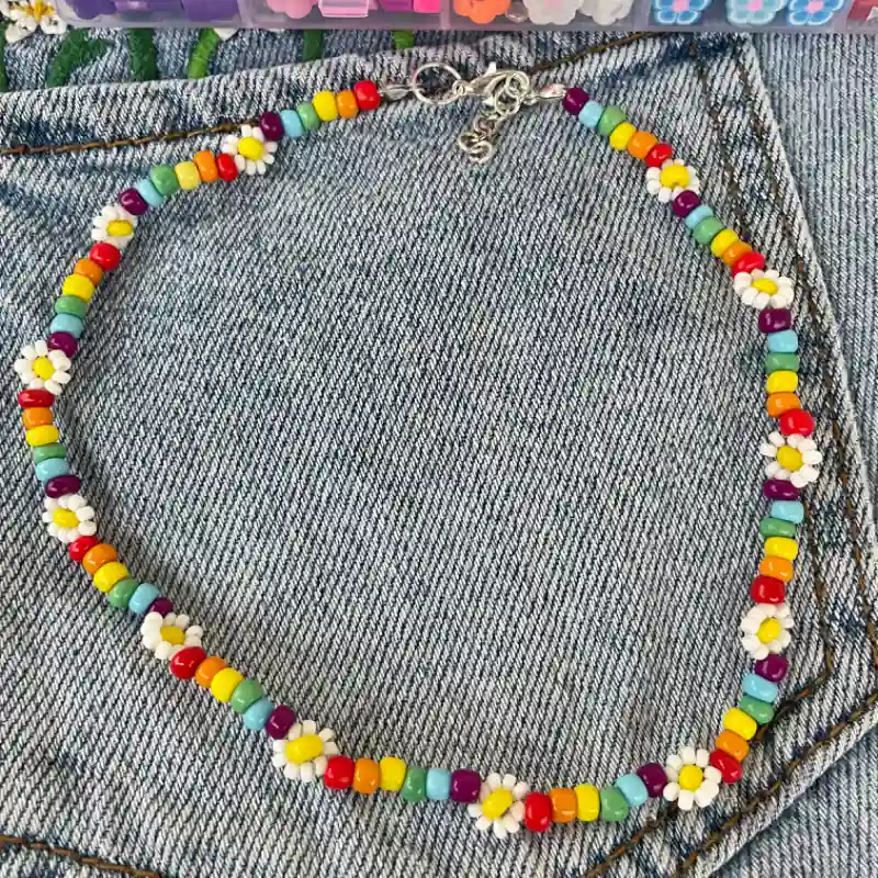 Collar de florecitas