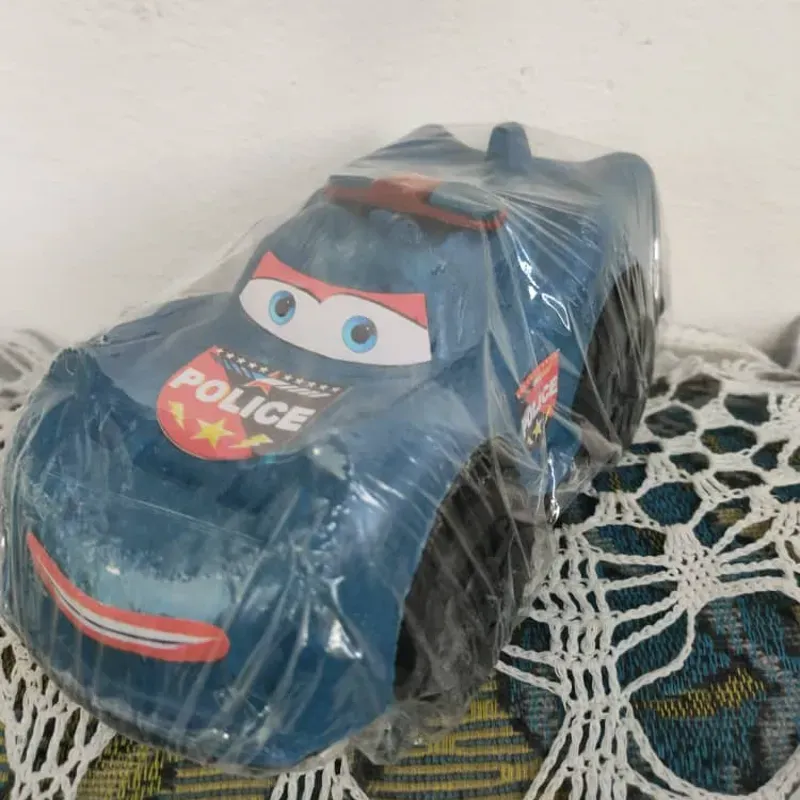 Carro policía mediano