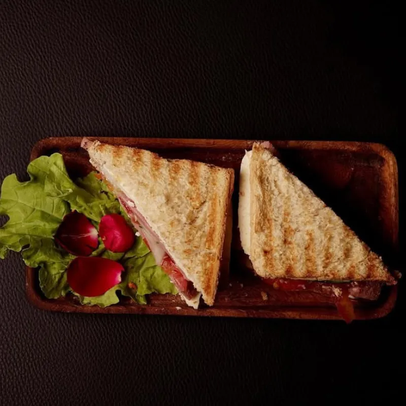 Sandwish de jamón y queso