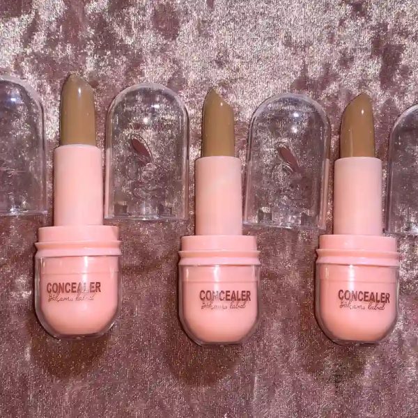 ✨Corrector de ojeras en barra ✨