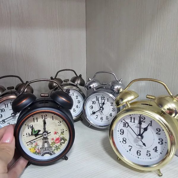 Reloj decorativo con despertador
