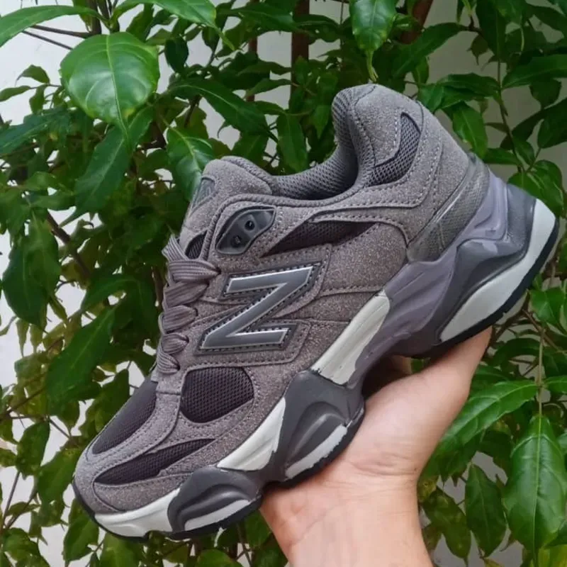 New Balance 9060 gris oscuro