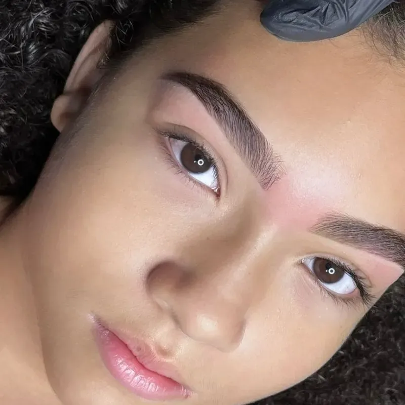 Diseño personalizado para Mujeres según tu rostro/Incluye limpieza y definición con cera.