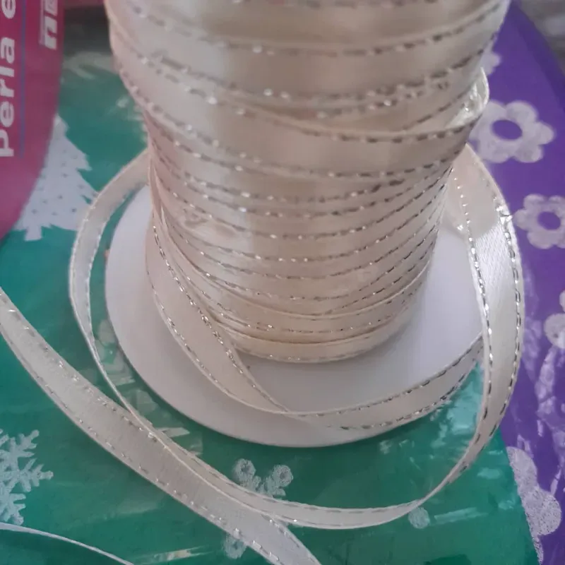 Cinta satín crema de 6mm