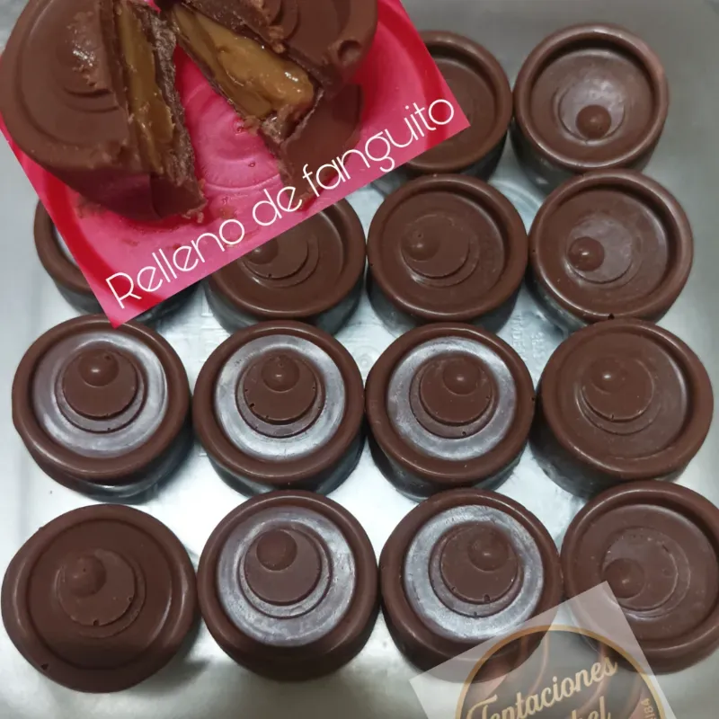 Bombón relleno con (fanguito)