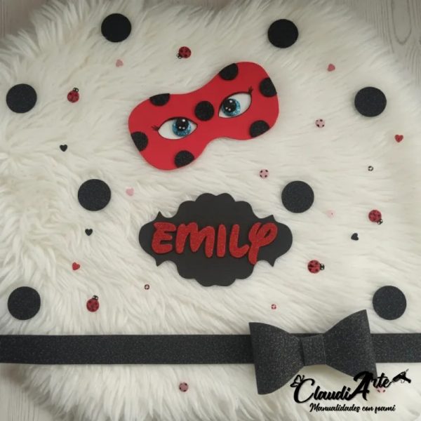 Cake topper