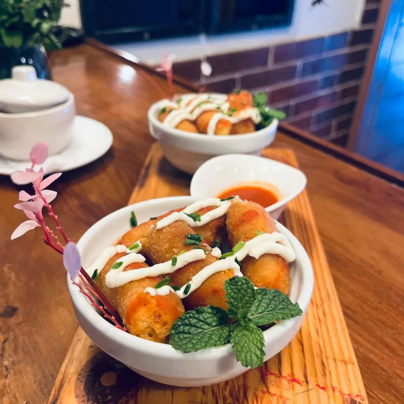 Croquetas Bechamel de chorizo y queso