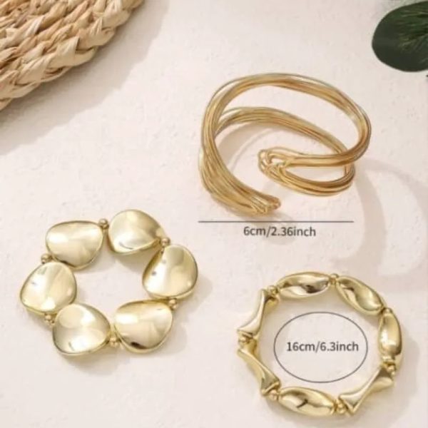 Pulseras doradas
