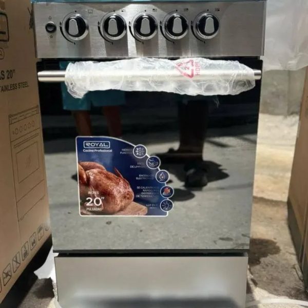 Cocina de gas con horno marca Royal