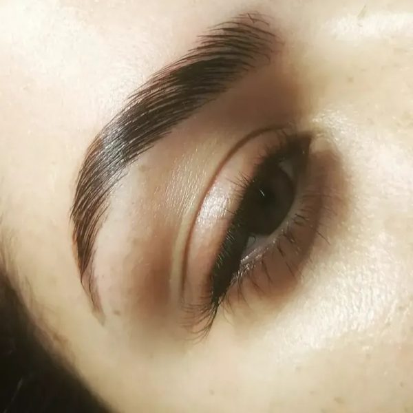 Laminado de cejas
