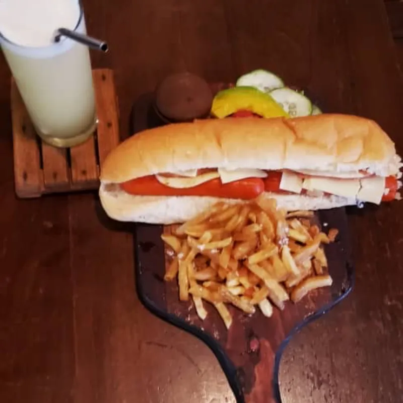 Hotdog especial y jugo