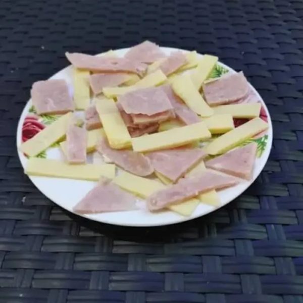 Entremés de jamón y queso.