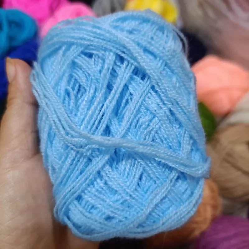 Hilo Acrilán  azul claro 