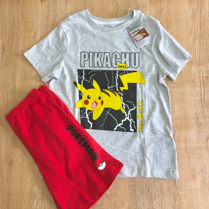 Conjunto de Pikachu color rojo