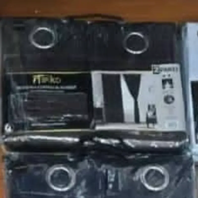 Cortina tapasol  con borlas [ negra ]