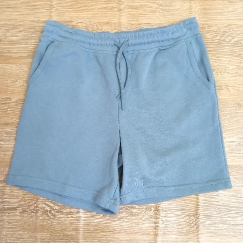 Short color azul grisáceo