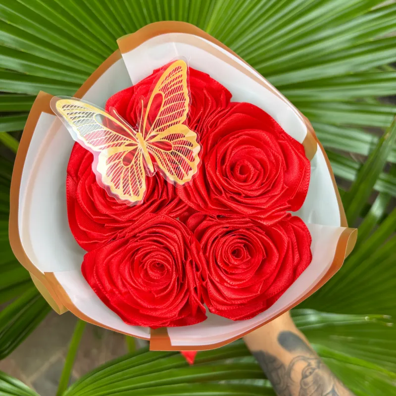 Ramo de 5 rosas eternas❤️